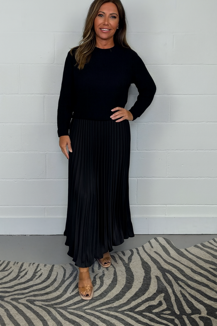 Merian - Elegant Pleated Dress